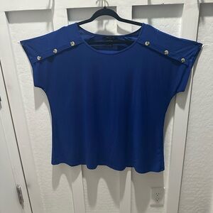3‎ for $25 sale!!
Elegant Blue Blouse with Button Accents